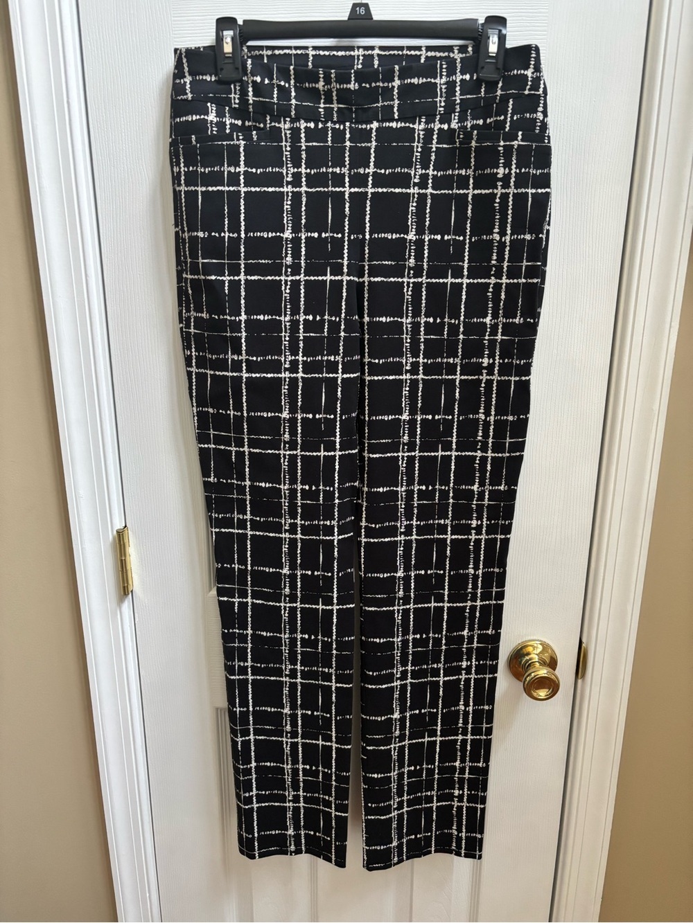 Chicos Brigitte Plaid Slim Ankle Pants In Black & White, Size .5 (6), NWOT - Picture 4 of 7